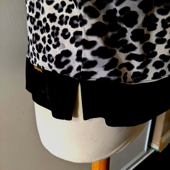 🌟Anne Klein cheetah print tshirt - Picture 4 of 8
